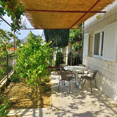 Apartment Filip Omis
