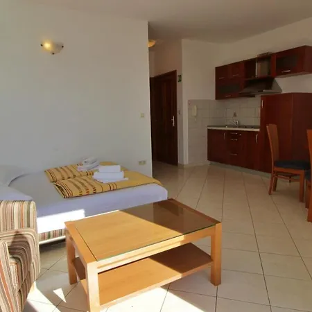 Filip Apartment Omis